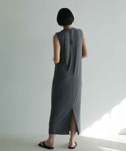 anuke（アンヌーク）の「Sleeveless Cut Onepiece（ワンピース・レディース・ベージュ/ブラック/グレー・36inch/38inch）」の4枚目の写真