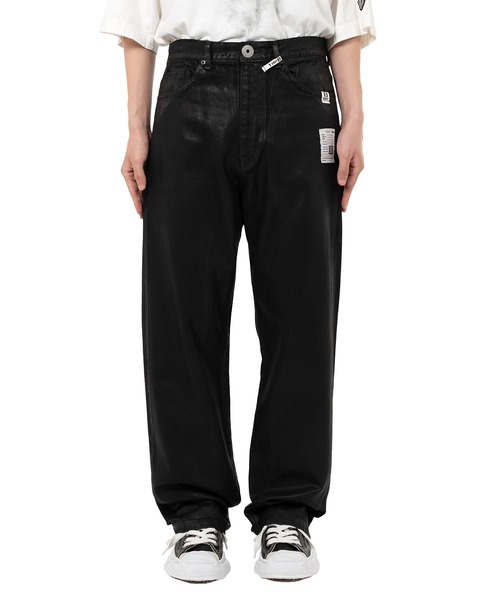 Maison MIHARA YASUHIRO(メゾンミハラヤスヒロ)の「Front Coated Denim Pants(デニムパンツ・メンズ・インディゴブルー・46)」の2枚目の写真