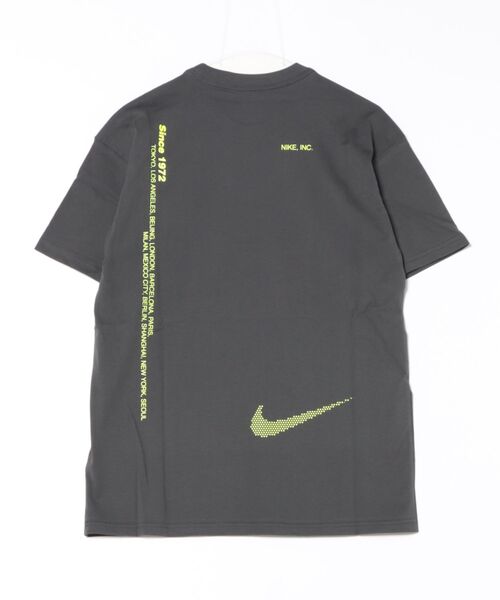 NIKE(ナイキ)の「《NIKEアパレル》ASUNSWTEEM90SWOOSHSPORT(Tシャツ/カットソー・メンズ・ホワイト系その他/グレー系その他・S/M/L/XL/2XL)」の3枚目の写真