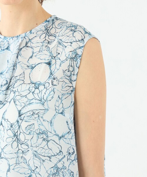 TOMORROWLAND collection（トゥモローランドコレクション）の「レモンスケッチ タックフレアブラウス（シャツ/ブラウス・レディース・ホワイト系その他・36）」の2枚目の写真