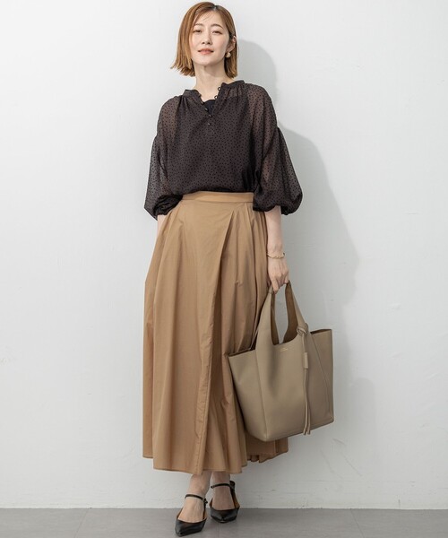 23区(ニジュウサンク)の「【洗える】ドットフロッキー ボリュームスリーブ ブラウス(シャツ/ブラウス・レディース・ダークブラウン系/ブラック系・38)」の5枚目の写真