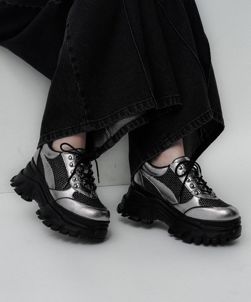 HARE(ハレ)の「ラメメッシュスニーカー(HARE)(スニーカー・レディース・シルバー/ブラック・MEDIUM/LARGE)」の9枚目の写真