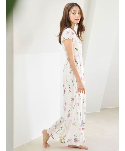 SNIDEL HOME(スナイデルホーム)の「【接触冷感】カットカシュクールワンピース(ルームワンピース・レディース・オフホワイト/イエロー/ピンク・F)」の6枚目の写真