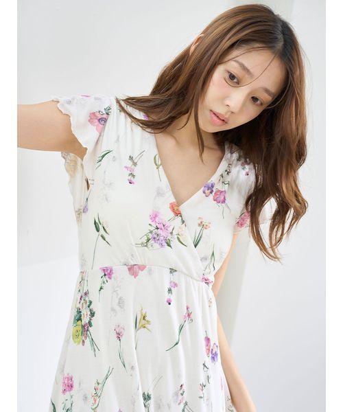 SNIDEL HOME(スナイデルホーム)の「【接触冷感】カットカシュクールワンピース(ルームワンピース・レディース・オフホワイト/イエロー/ピンク・F)」の8枚目の写真