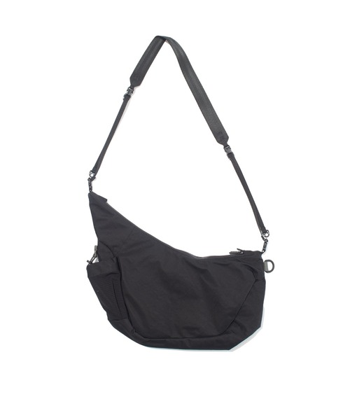 F/CE. （エフシーイー）の「F/CE. TEXTURED TWILL HORN MINI SHOULDER BAG / エフシーイー テクスチャードツイルホーンミニショルダーバッグ（ショルダーバッグ・メンズ・ブラック/チャコール・FREE）」の3枚目の写真