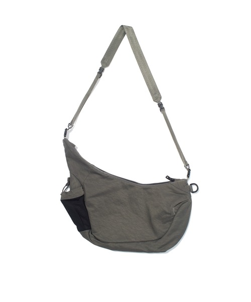 F/CE. （エフシーイー）の「F/CE. TEXTURED TWILL HORN MINI SHOULDER BAG / エフシーイー テクスチャードツイルホーンミニショルダーバッグ（ショルダーバッグ・メンズ・ブラック/チャコール・FREE）」の4枚目の写真