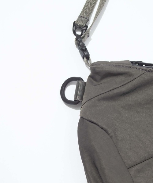 F/CE. （エフシーイー）の「F/CE. TEXTURED TWILL HORN MINI SHOULDER BAG / エフシーイー テクスチャードツイルホーンミニショルダーバッグ（ショルダーバッグ・メンズ・ブラック/チャコール・FREE）」の9枚目の写真