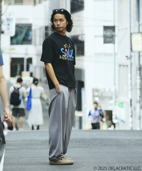 JOURNAL STANDARD relume（ジャーナルスタンダード　レリューム）の「De La Soul / デ・ラ・ソウル 別注 プリントTシャツ（Tシャツ/カットソー・メンズ・ブラック/ホワイト系その他/ネイビー/ブラックミックス・MEDIUM/LARGE）」の9枚目の写真