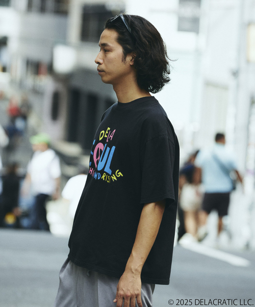 JOURNAL STANDARD relume（ジャーナルスタンダード　レリューム）の「De La Soul / デ・ラ・ソウル 別注 プリントTシャツ（Tシャツ/カットソー・メンズ・ブラック/ホワイト系その他/ネイビー/ブラックミックス・MEDIUM/LARGE）」の13枚目の写真
