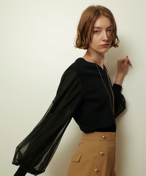 allureville(アルアバイル)の「チュールスリーブプルオーバー(ニット/セーター・レディース・ブラック/オフホワイト・2)」の6枚目の写真