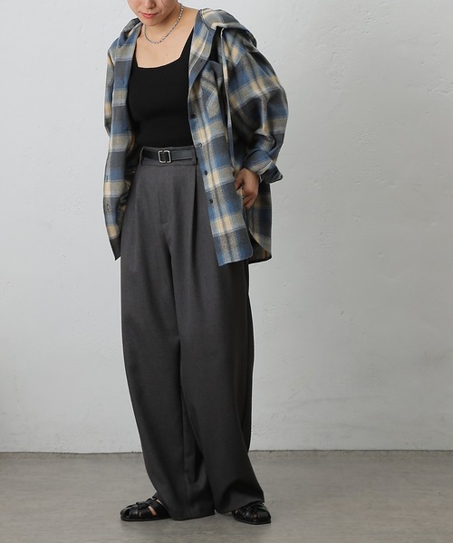 COLONY 2139（コロニートゥーワンスリーナイン）の「ウールライクタックワイドパンツ（スラックス・レディース・チャコールグレー/ブラウン/ブラック・SMALL/MEDIUM）」の15枚目の写真