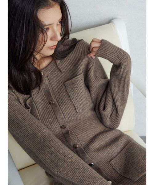 LAGUNAMOON(ラグナムーン)の「フロントポケットIラインニットワンピース(ワンピース・レディース・ベージュ/モカ/レッド・SMALL/MEDIUM)」の2枚目の写真