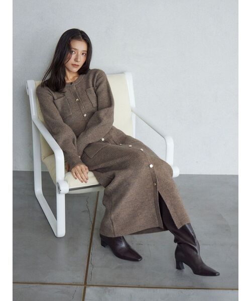 LAGUNAMOON(ラグナムーン)の「フロントポケットIラインニットワンピース(ワンピース・レディース・ベージュ/モカ/レッド・SMALL/MEDIUM)」の4枚目の写真