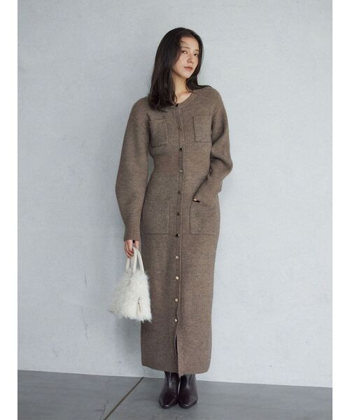 LAGUNAMOON(ラグナムーン)の「フロントポケットIラインニットワンピース(ワンピース・レディース・ベージュ/モカ/レッド・SMALL/MEDIUM)」の6枚目の写真