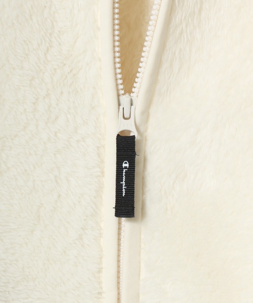 Champion(チャンピオン)の「Champion/チャンピオン SHERPA FLEECE ZIP JACKET/シェルパフリース ロゴ ワンポイント刺繍 ジップジャケット/ボアフリースジャケット/ブルゾン/レディース(ブルゾン・レディース・オフホワイト/ブラック/ライトパープル・L/M)」の12枚目の写真