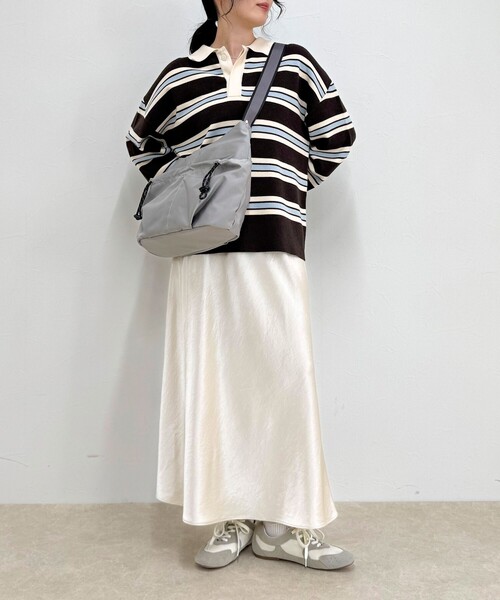 fredy emue（フレディエミュ）の「ドロストポケットサテンショルダーバッグ（ショルダーバッグ・レディース・ブラック/ライトグレー・FREE）」の5枚目の写真