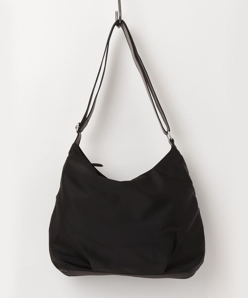 fredy emue（フレディエミュ）の「ドロストポケットサテンショルダーバッグ（ショルダーバッグ・レディース・ブラック/ライトグレー・FREE）」の8枚目の写真