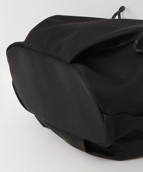 fredy emue（フレディエミュ）の「ドロストポケットサテンショルダーバッグ（ショルダーバッグ・レディース・ブラック/ライトグレー・FREE）」の9枚目の写真