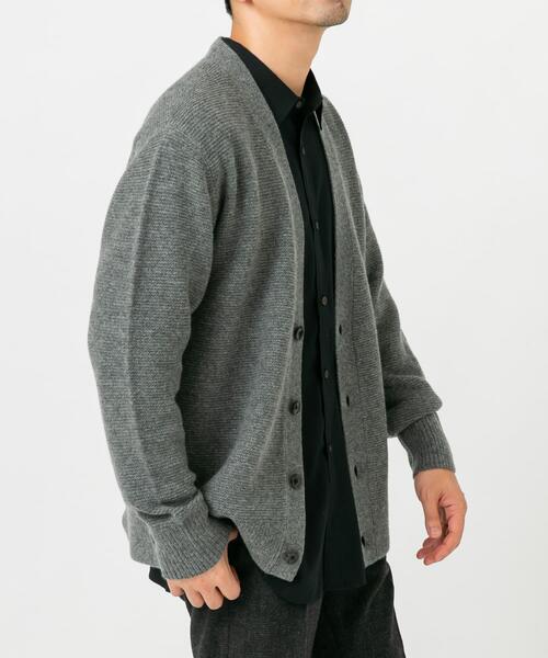 URBAN RESEARCH ROSSO MEN(アーバンリサーチロッソメン)の「『XLサイズあり』ハミルトンウールガーター編みVネックカーディガン(カーディガン/ボレロ・メンズ・グレー/グレー系その他/ブラック・X-LARGE/LARGE/MEDIUM)」の16枚目の写真