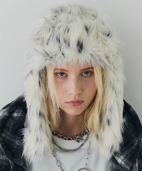 AIVER(アイバー)の「AIVER Atelier Made ミックスファーフライトキャップ(キャップ・メンズ・オフホワイト/ブラック×グレー・FREE)」の2枚目の写真