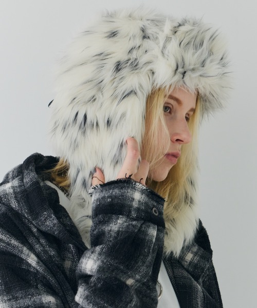 AIVER(アイバー)の「AIVER Atelier Made ミックスファーフライトキャップ(キャップ・メンズ・オフホワイト/ブラック×グレー・FREE)」の3枚目の写真