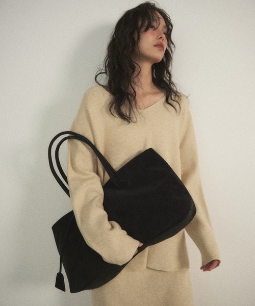 Shelly island(シェリーアイランド)の「【A4サイズ収納可】フェイクスウェードボストンバッグ(ボストンバッグ・レディース・ブラック/ブラウン・FREE)」の19枚目の写真