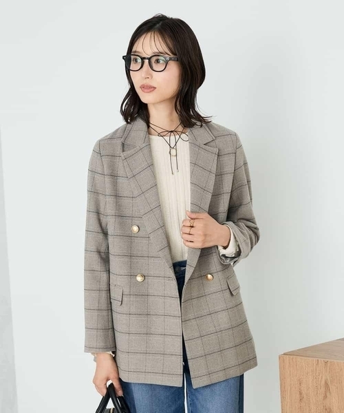 a.v.v（アーヴェヴェ）の「【ストレッチ/雑誌InRed(宝島社)11月号掲載】ダブルブレストジャケット（テーラードジャケット・レディース・ライトグレー/ネイビー/グレー・40/38/36）」の2枚目の写真