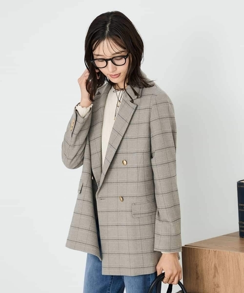 a.v.v（アーヴェヴェ）の「【ストレッチ/雑誌InRed(宝島社)11月号掲載】ダブルブレストジャケット（テーラードジャケット・レディース・ライトグレー/ネイビー/グレー・40/38/36）」の9枚目の写真