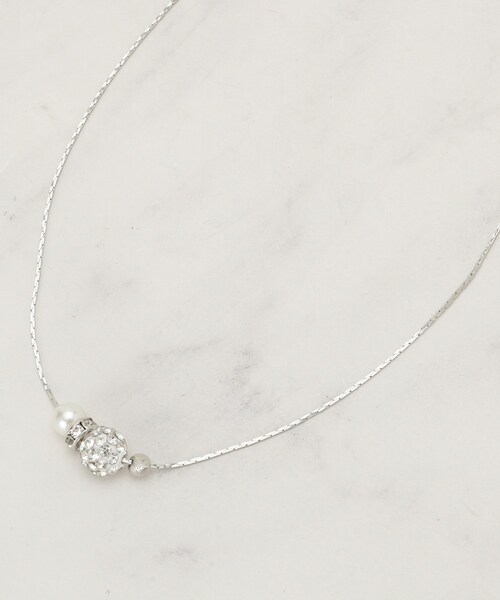 SHOO・LA・RUE（シューラルー）の「【セレモニー】ロンデルパヴェショートネックレス（ネックレス・レディース・ゴールド/ピンクゴールド/シルバー・00）」の2枚目の写真