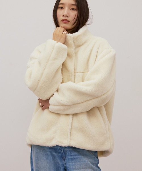 AMERICAN HOLIC（アメリカンホリック）の「スタンドベア風ボアコート（その他アウター・レディース・キャメル/アイボリー/チャコールグレー・M/L）」の4枚目の写真