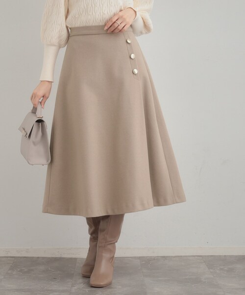 couture brooch（クチュールブローチ）の「【通勤/金ボタン】フェイクウール ポンチスカート（スカート・レディース・アイボリー/ネイビー/ベージュ・36/38/40/42）」の2枚目の写真