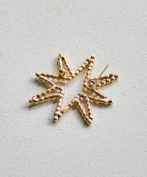 ROSE BUD（ローズバッド）の「(ADER bijoux)CUTSTEELstar brooch（ブローチ/コサージュ・レディース・ゴールド・ONE SIZE）」の10枚目の写真