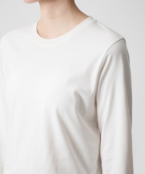MUSINSA STANDARD WOMAN（ムシンサスタンダードウーマン）の「[クールタンダード] ウィメンズ クルーネック クロップ 長袖Tシャツ [クリーム]（Tシャツ/カットソー・レディース・その他・X-SMALL）」の7枚目の写真