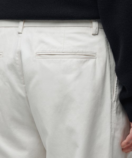 MUSINSA STANDARD（ムシンサスタンダード）の「ツーピンタックワイドチノパンツ [クリーム]（その他パンツ・メンズ・その他・29/30/31/33/26/27/28/40/38/42/36/34/32）」の6枚目の写真