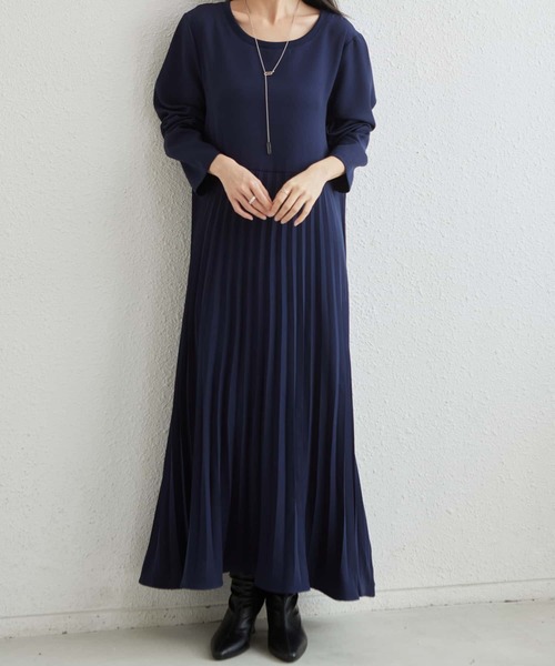 MAISON DE THERESE(メゾン ド テレーズ)の「プリーツ加工 切り替えロングワンピース(ワンピース・レディース・ネイビー/ブラック/アイボリー・FREE)」の3枚目の写真