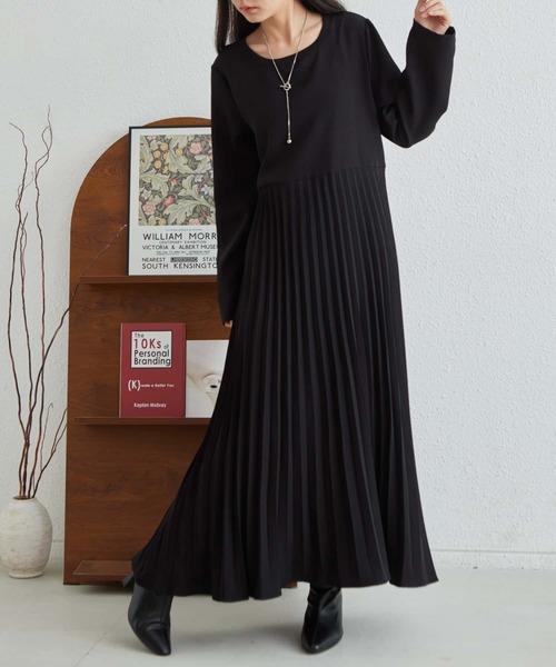MAISON DE THERESE(メゾン ド テレーズ)の「プリーツ加工 切り替えロングワンピース(ワンピース・レディース・ネイビー/ブラック/アイボリー・FREE)」の10枚目の写真