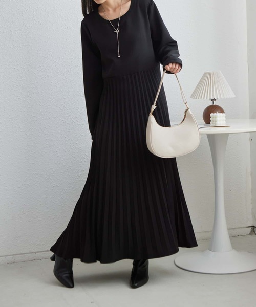 MAISON DE THERESE(メゾン ド テレーズ)の「プリーツ加工 切り替えロングワンピース(ワンピース・レディース・ネイビー/ブラック/アイボリー・FREE)」の15枚目の写真