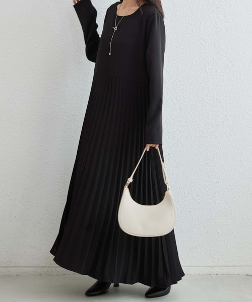 MAISON DE THERESE(メゾン ド テレーズ)の「プリーツ加工 切り替えロングワンピース(ワンピース・レディース・ネイビー/ブラック/アイボリー・FREE)」の17枚目の写真