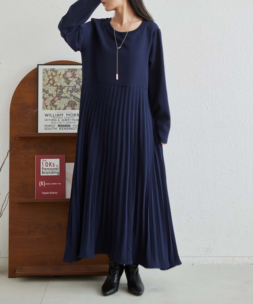 MAISON DE THERESE(メゾン ド テレーズ)の「プリーツ加工 切り替えロングワンピース(ワンピース・レディース・ネイビー/ブラック/アイボリー・FREE)」の19枚目の写真