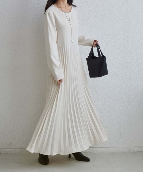 MAISON DE THERESE(メゾン ド テレーズ)の「プリーツ加工 切り替えロングワンピース(ワンピース・レディース・ネイビー/ブラック/アイボリー・FREE)」の5枚目の写真