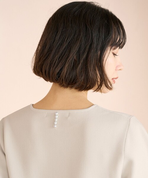 UNFILO(アンフィーロ)の「【セレモニー】BEAUTY FORM KNIT ペプラムセットアップ(セットアップ・レディース・ベージュ系/ネイビー系/ブラック系・LARGE/MEDIUM/SMALL)」の13枚目の写真