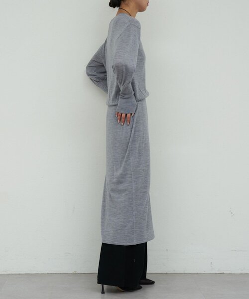 GALLARDAGALANTE(ガリャルダガランテ)の「【HERITANOVUM】アシンメトリーニットワンピ(パーカー・レディース・オフホワイト/グレー・FREE)」の8枚目の写真