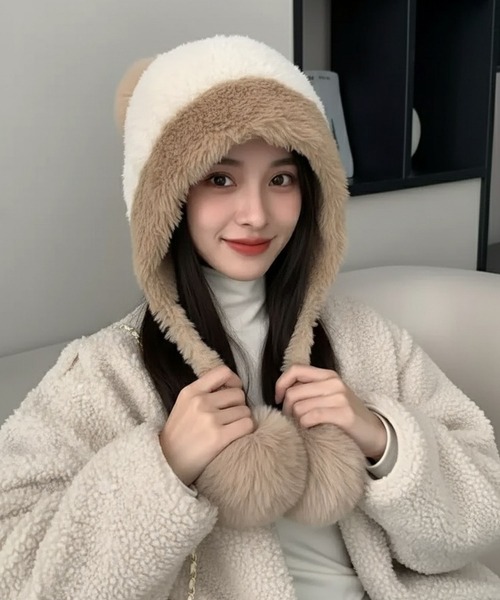 VIBGYOR（ヴィブジョー）の「【EIZZ/アイズ】もこもこポンポン イヤーフラップ フェイクファー キャップ（ニットキャップ/ビーニー・レディース・グレー/オフホワイト/ブラック/ブラウン/ベージュ・FREE）」の2枚目の写真