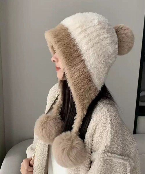 VIBGYOR（ヴィブジョー）の「【EIZZ/アイズ】もこもこポンポン イヤーフラップ フェイクファー キャップ（ニットキャップ/ビーニー・レディース・グレー/オフホワイト/ブラック/ブラウン/ベージュ・FREE）」の8枚目の写真