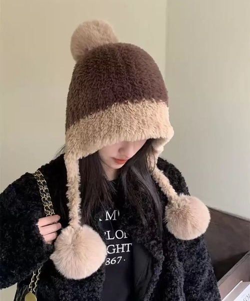 VIBGYOR（ヴィブジョー）の「【EIZZ/アイズ】もこもこポンポン イヤーフラップ フェイクファー キャップ（ニットキャップ/ビーニー・レディース・グレー/オフホワイト/ブラック/ブラウン/ベージュ・FREE）」の15枚目の写真
