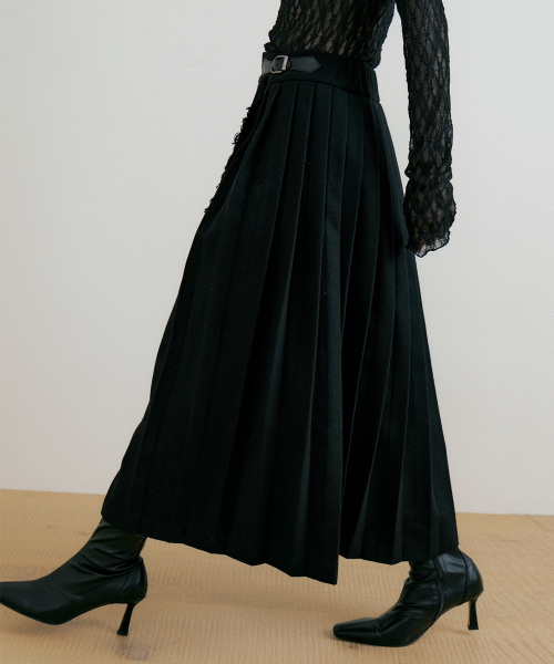LUCIR ZU(ルシールズ)の「Fringe Wool Pleated Skirt (black)(スカート・レディース・その他・FREE)」の2枚目の写真