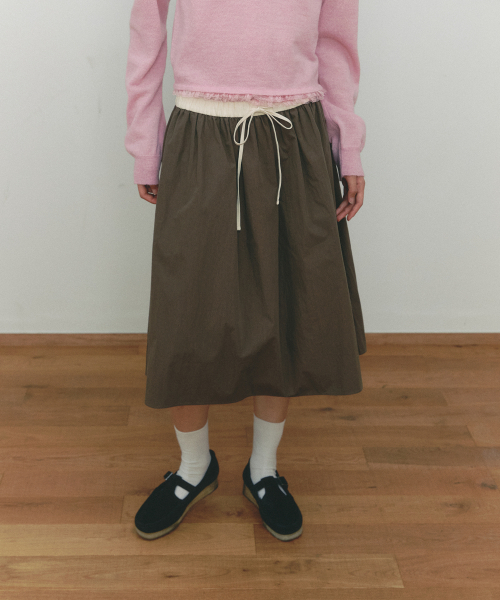 SSEMI(セミ)の「BANDING ROPE MIDI SKIRT(BR)(スカート・レディース・ブラウン・FREE)」の3枚目の写真