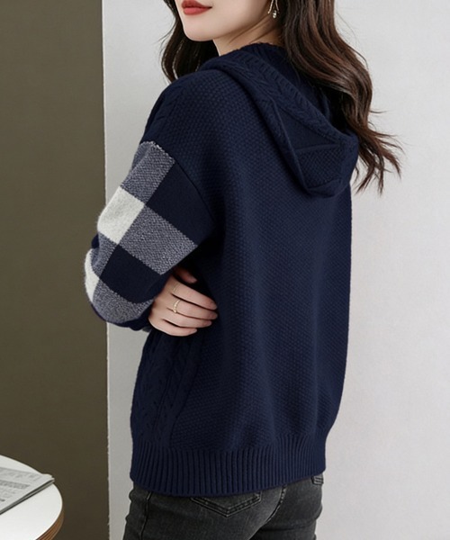 ReRe(リリ)の「ケーブル編み×ボーダー袖フード付きニットトップス(ニット/セーター・レディース・テラコッタ/レッド/ベージュ/ダークグレー/ネイビー/ブラック・FREE)」の20枚目の写真