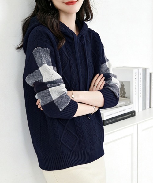 ReRe(リリ)の「ケーブル編み×ボーダー袖フード付きニットトップス(ニット/セーター・レディース・テラコッタ/レッド/ベージュ/ダークグレー/ネイビー/ブラック・FREE)」の22枚目の写真
