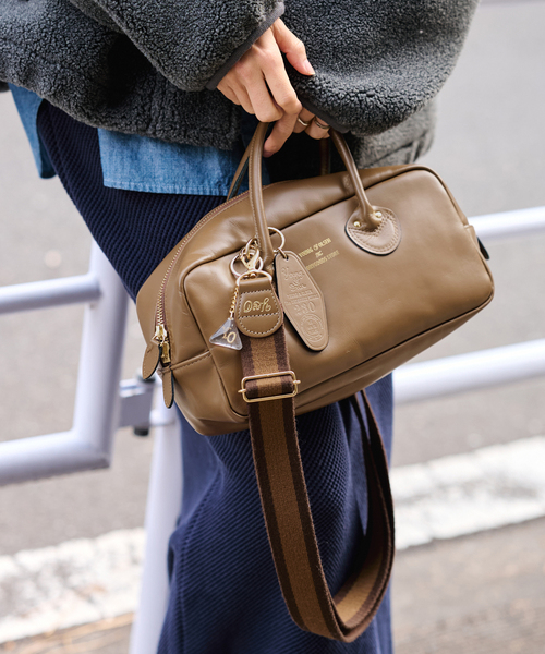 FRAMeWORK（フレームワーク）の「≪追加≫YOUNGOLSEN /ヤングアンドオルセン 別注 CHARM WIDE BOTTLE BAG 4（ショルダーバッグ・レディース・ブラウン・FREE）」の17枚目の写真